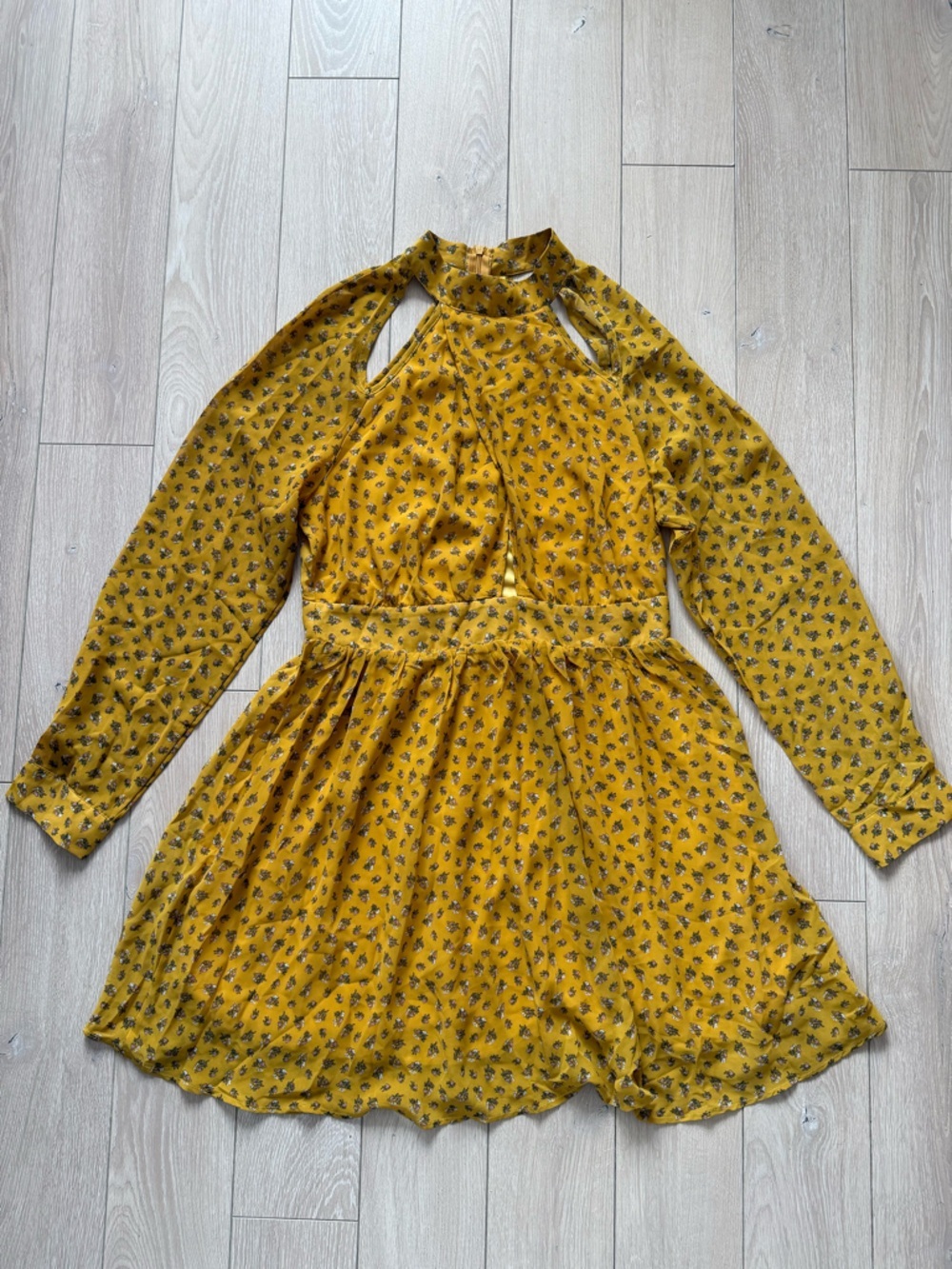 Cupshe Sunshine Floral Cutout Dress in Mustard Yellow Women’s Size Large - Picture 3 of 14